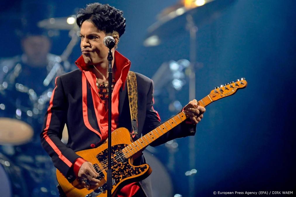 Diamonds And Pearls-gitaar van Prince geveild