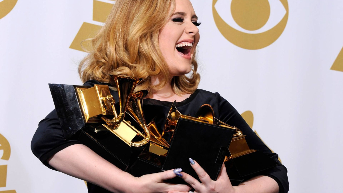 Adele viert tienjarig jubileum van hitalbum 21
